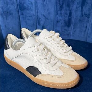 Dolce Vita Nadia Sneakers Size 6.5